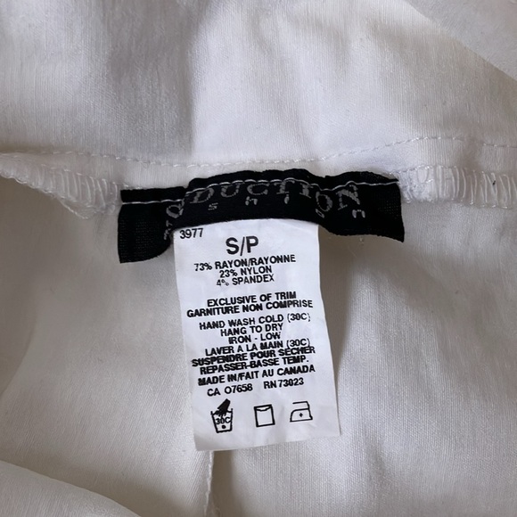 White low rise mini shorts with belt - Picture 5 of 8